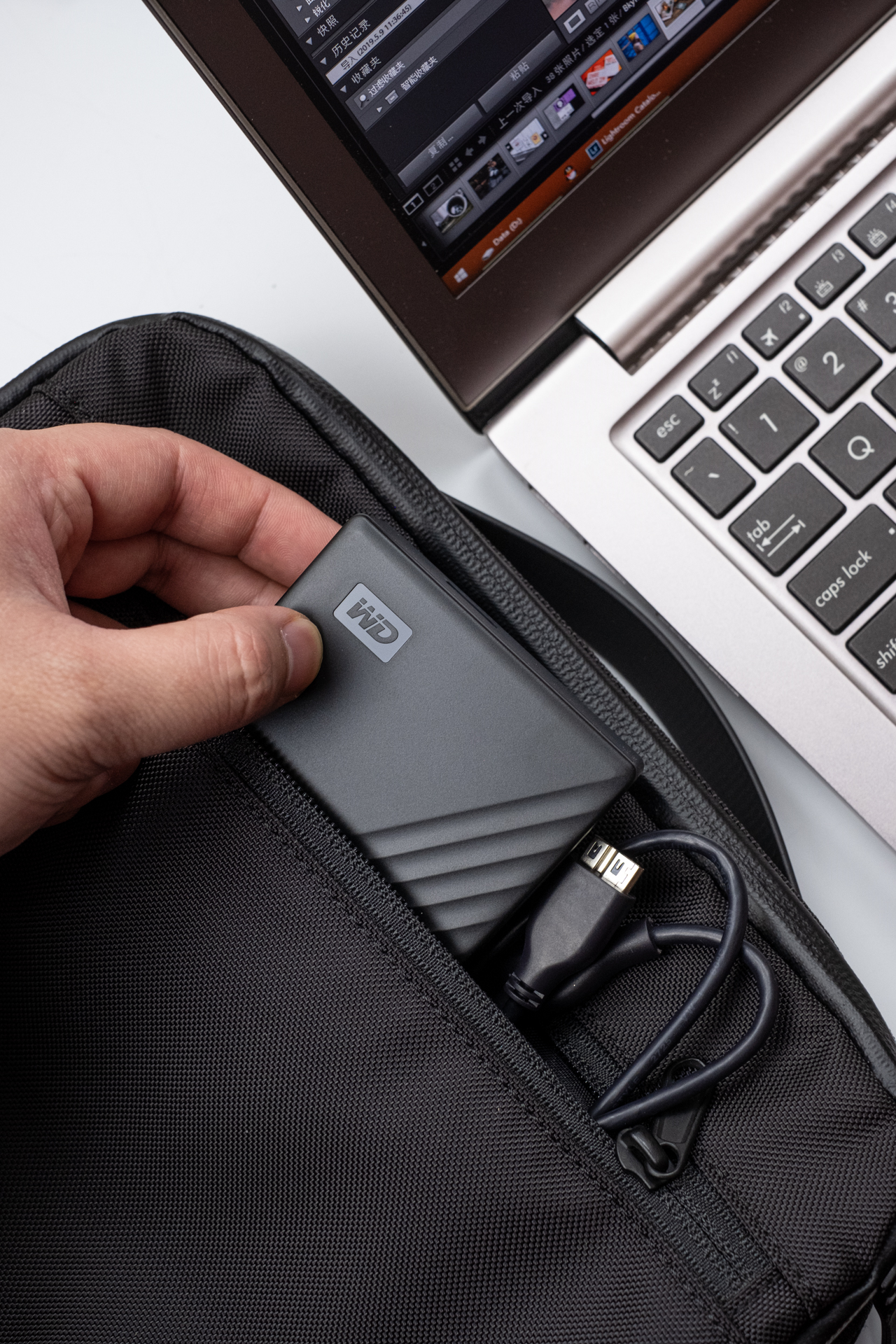 西数移动硬盘讲解,西数移动硬盘新款和老款怎么区分