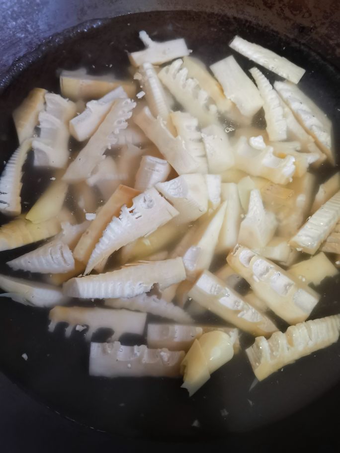 新鲜竹笋的家常做法简单又好吃,鲜竹笋怎么做好吃又简单家常做法