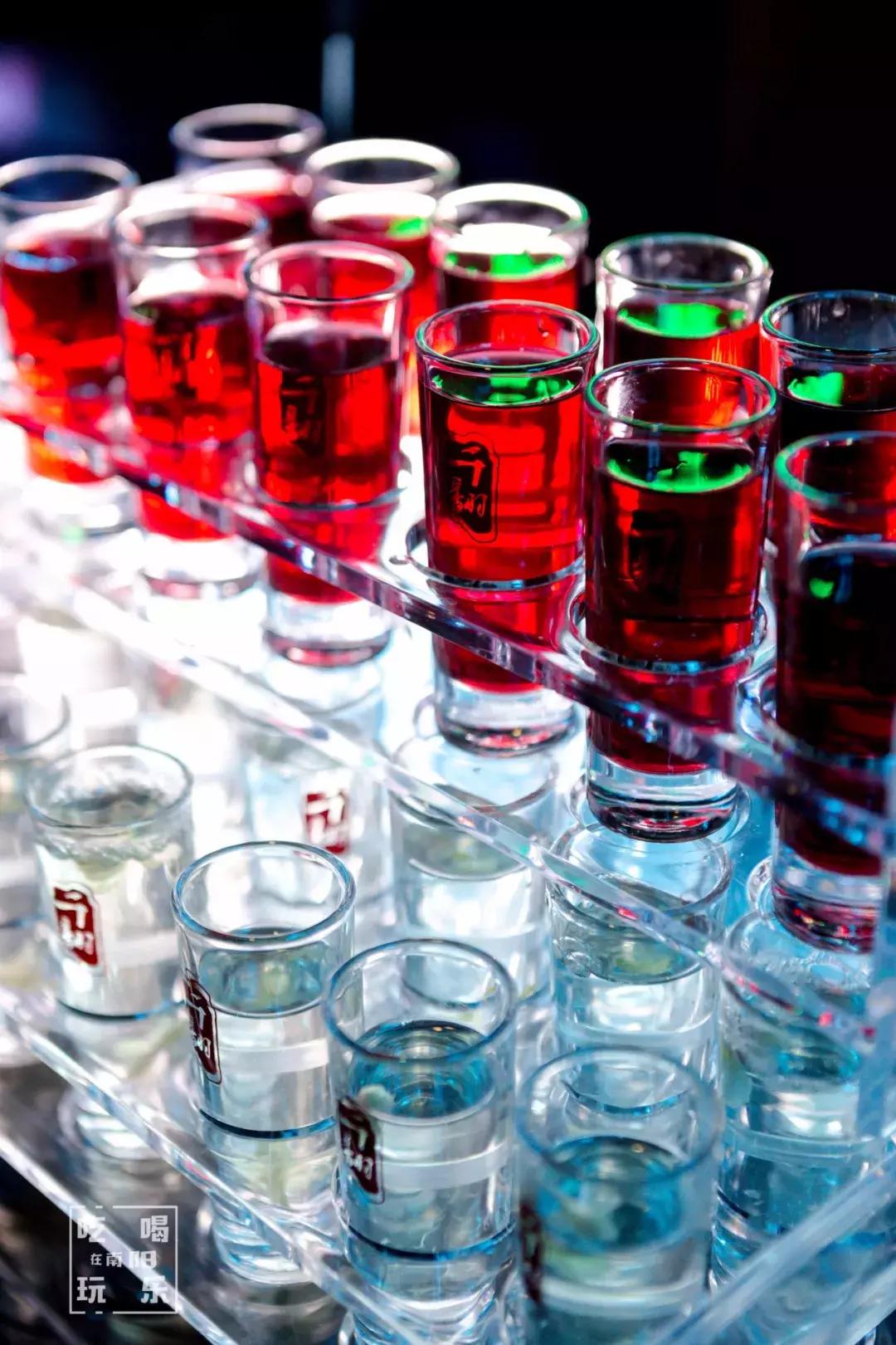 藏身南阳小区边斗酒场，1%的人能找到！茶奥利奥冰激凌吃了都醉？