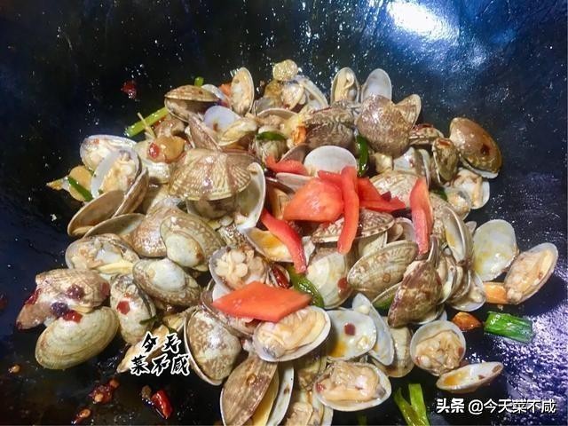 花蛤吐沙放香油是真的吗,花蛤怎么吐沙干净放香油