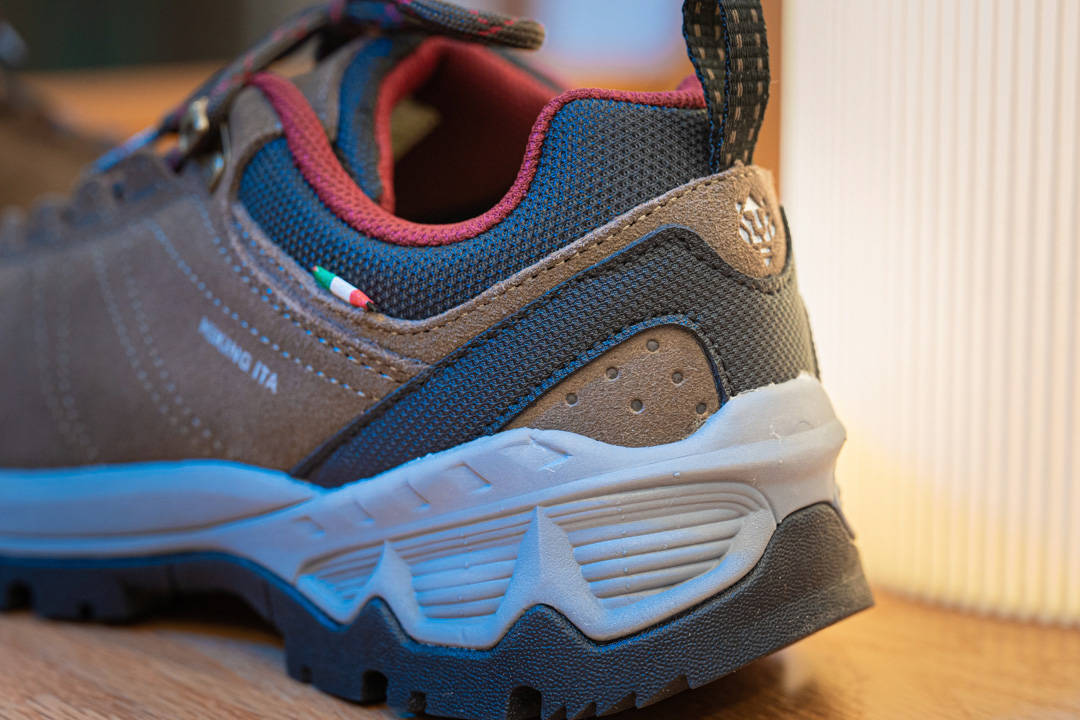 公认脚感最好的10双登山徒步鞋,久走不累脚的徒步鞋测评