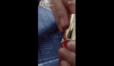 用完的口红千万别丢 (用完的口红别丢它们还有隐藏惊喜)