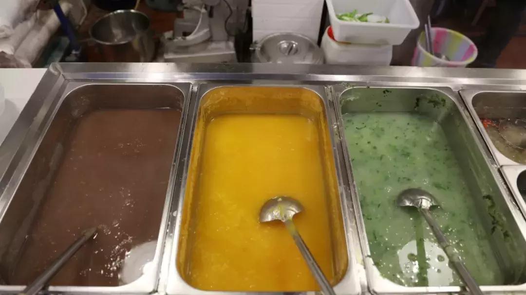 “老板儿,来十个包子,肉的哈~”都江堰人的早晨从这口油滋滋开始,这8家包子店,你最钟意哪家?