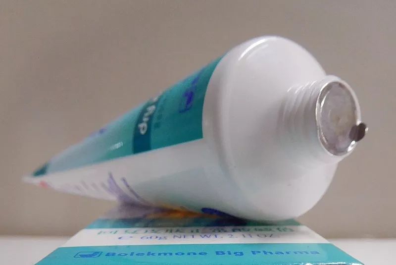 秋冬手干裂擦手霜,冬天手脚干裂涂什么护肤品