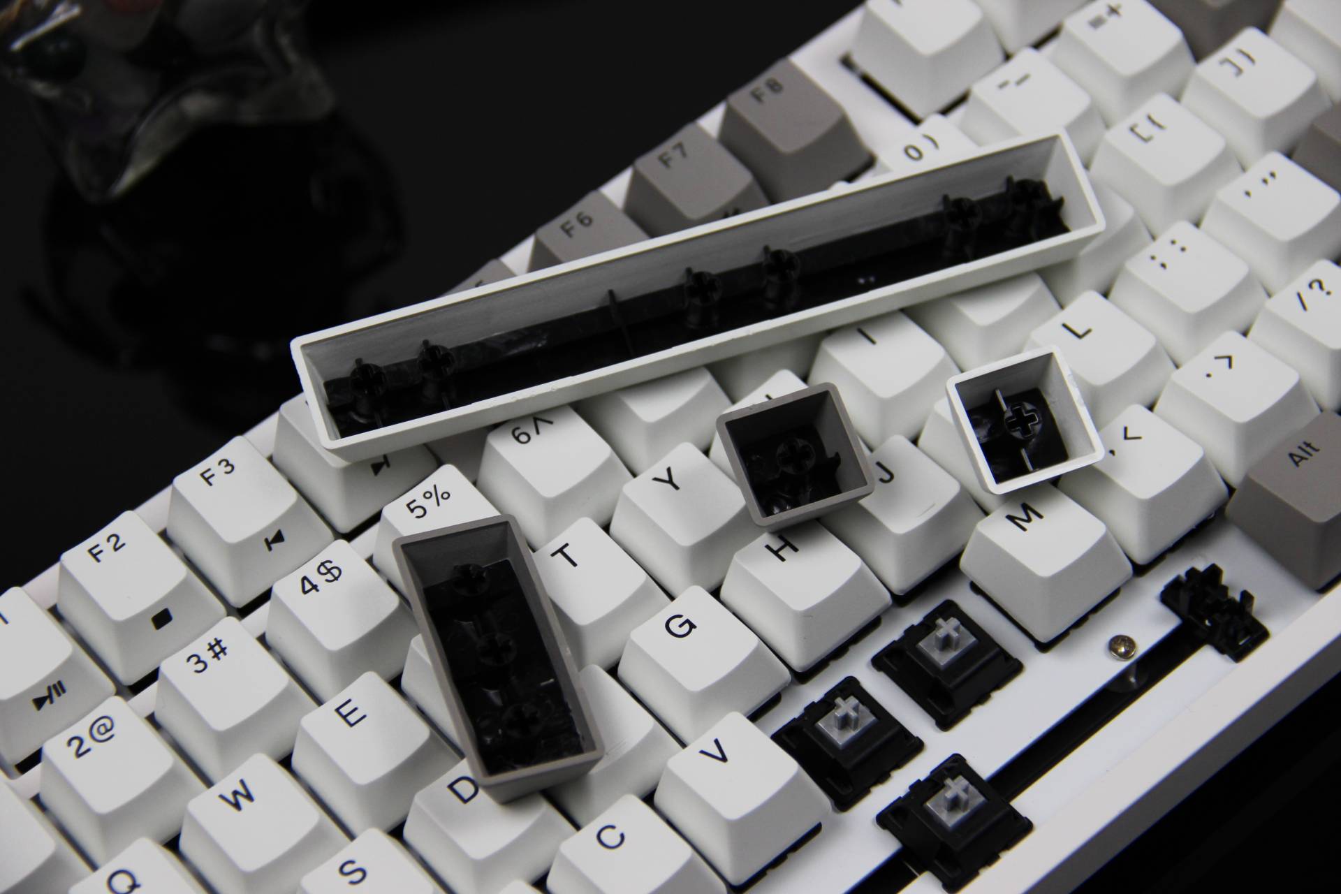 推荐一款新手使用的青轴机械键盘,银轴冰蓝灯机械键盘推荐