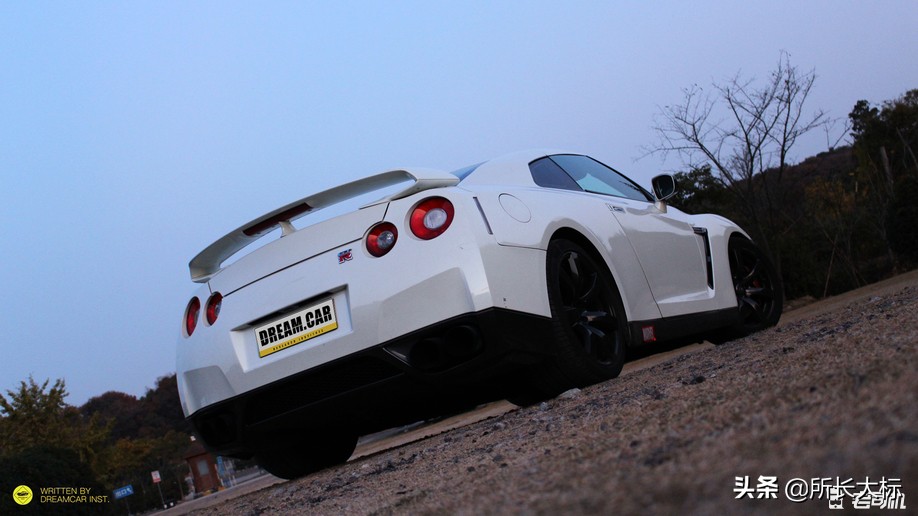 唯快是图，无数男孩梦想中的“战神”GTR轻体验
