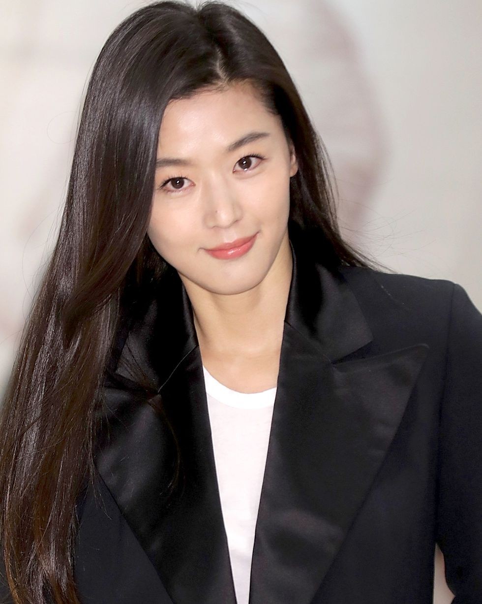 三角眉女人什么命,三角眉的人弱点