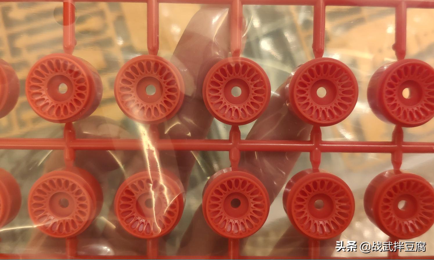 流浪地球厢式运载车合金模型开箱,流浪地球运载车模型开箱