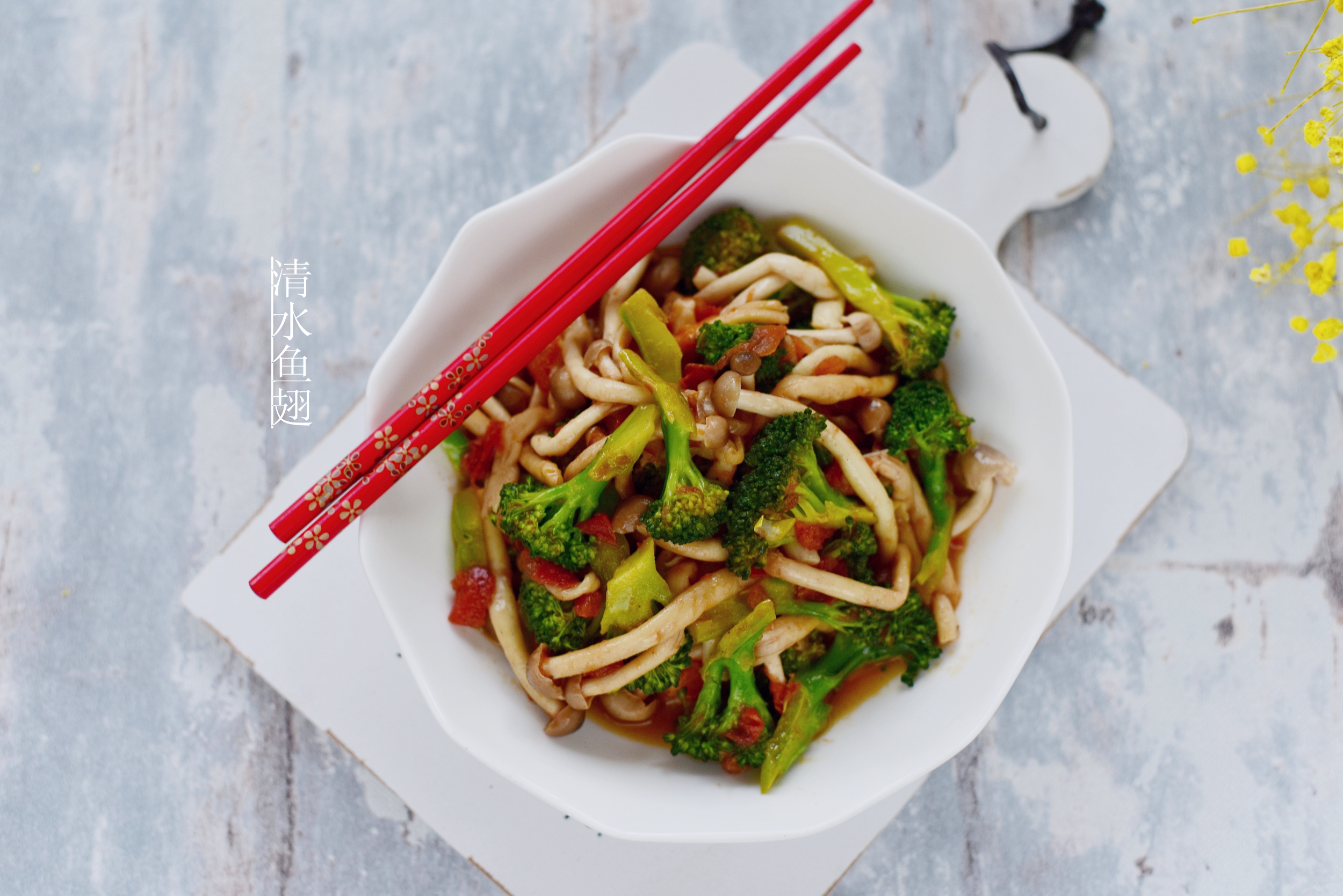 西红柿可以和什么炒菜,怎么炒西红柿炒鸡蛋颜色鲜艳