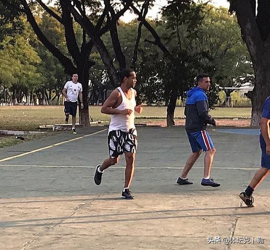 小罗进5球,小罗5球6助攻夺冠视频