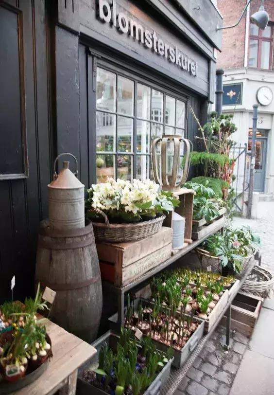 大型花店一年能挣多少钱,花店到底能挣多少钱看看就知道