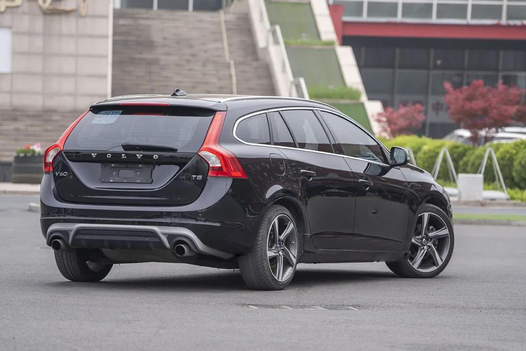 沃尔沃v60居家必备旅行神车 (沃尔沃v60鉴赏)