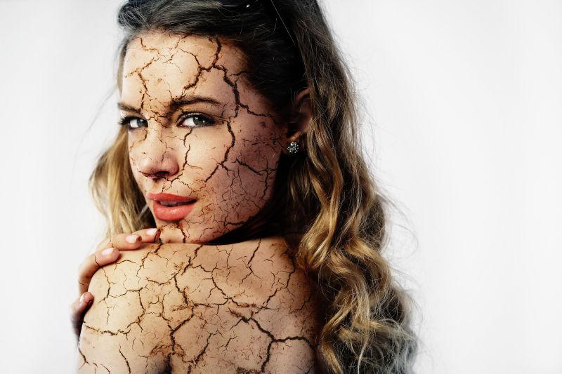 冬季脸干燥用什么护肤,冬季皮肤干燥过敏怎么回事