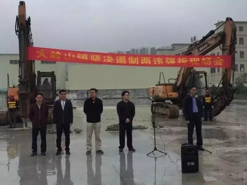 在辞旧迎新的时刻回顾过去,在过去的一年我们都经历了什么