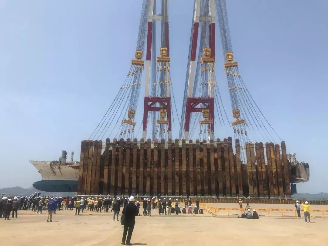 振华重工世界第一名,中国振华重工简介