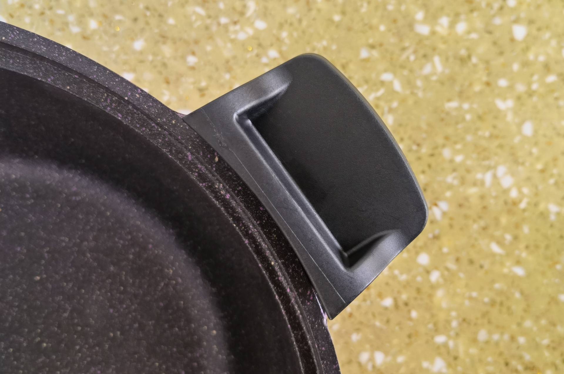 英国帝伯朗不粘锅体验，一锅多用，做饭得力好助手