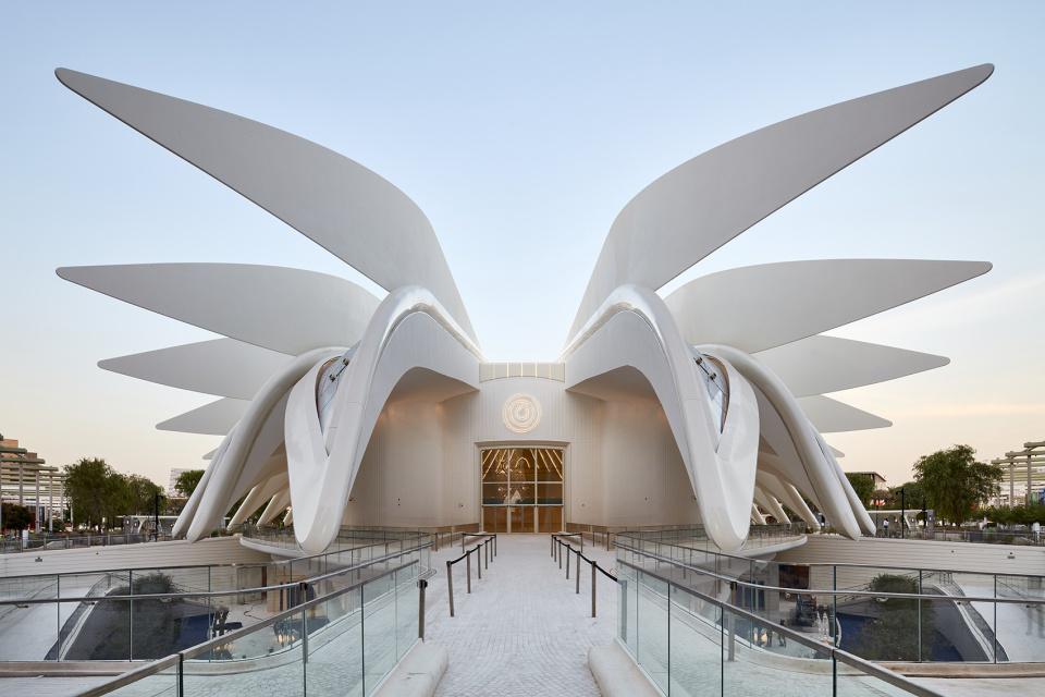 迪拜世博会中国馆正式试运营,迪拜世博会各国展馆建筑抢先看