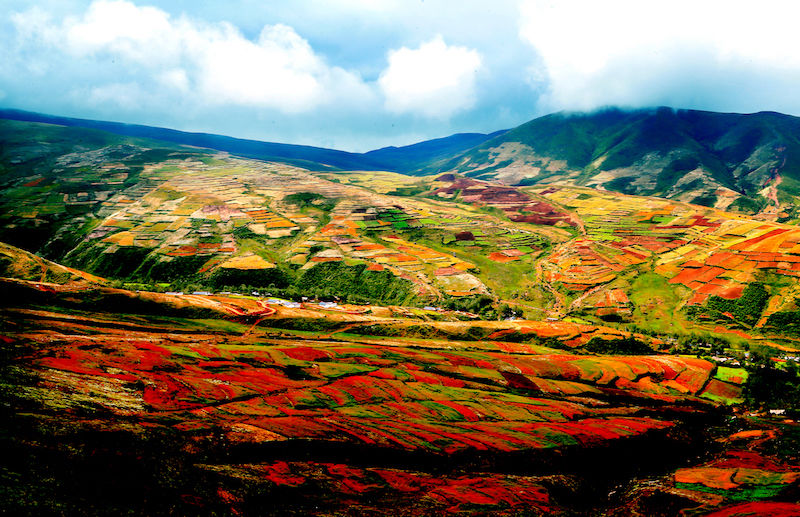凉山旅游景点古村古寨古镇,四川凉山悬崖上的村庄旅游
