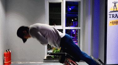 侧腰山羊挺身正确训练方法,山羊挺身练背替代动作