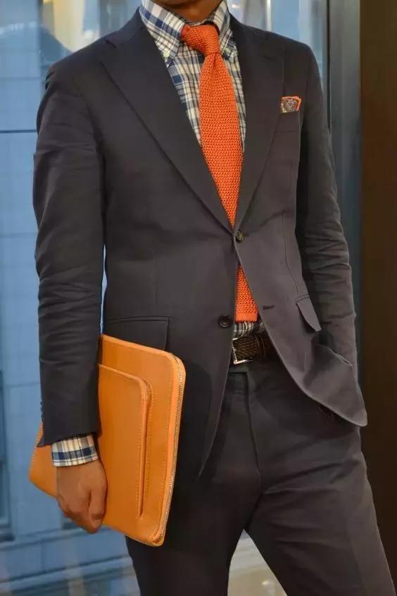 秋冬有彩色高级配色穿搭,春夏秋冬如何搭配颜色穿出高级感