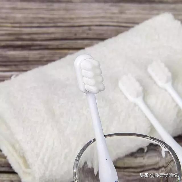 早晚刷牙了牙齿还是臭怎么回事,天天刷牙牙齿很黄很臭学会这一招