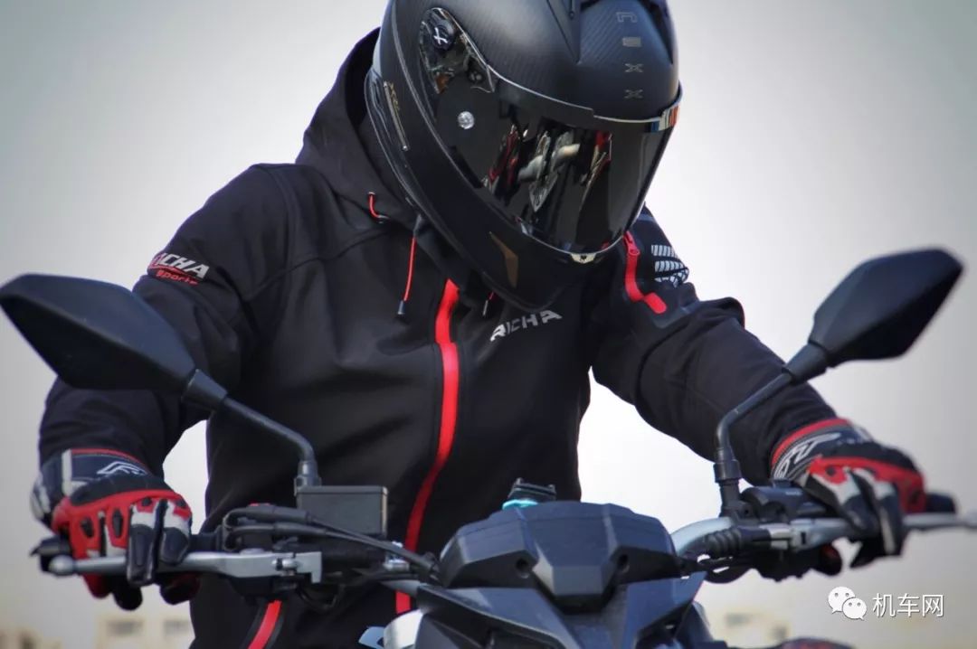 中年人摩托车,中年人适合骑的4缸摩托车