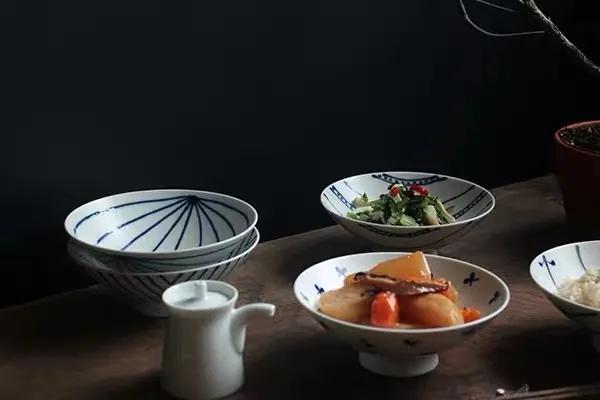 好看的餐具有没有必要,好看餐具套装