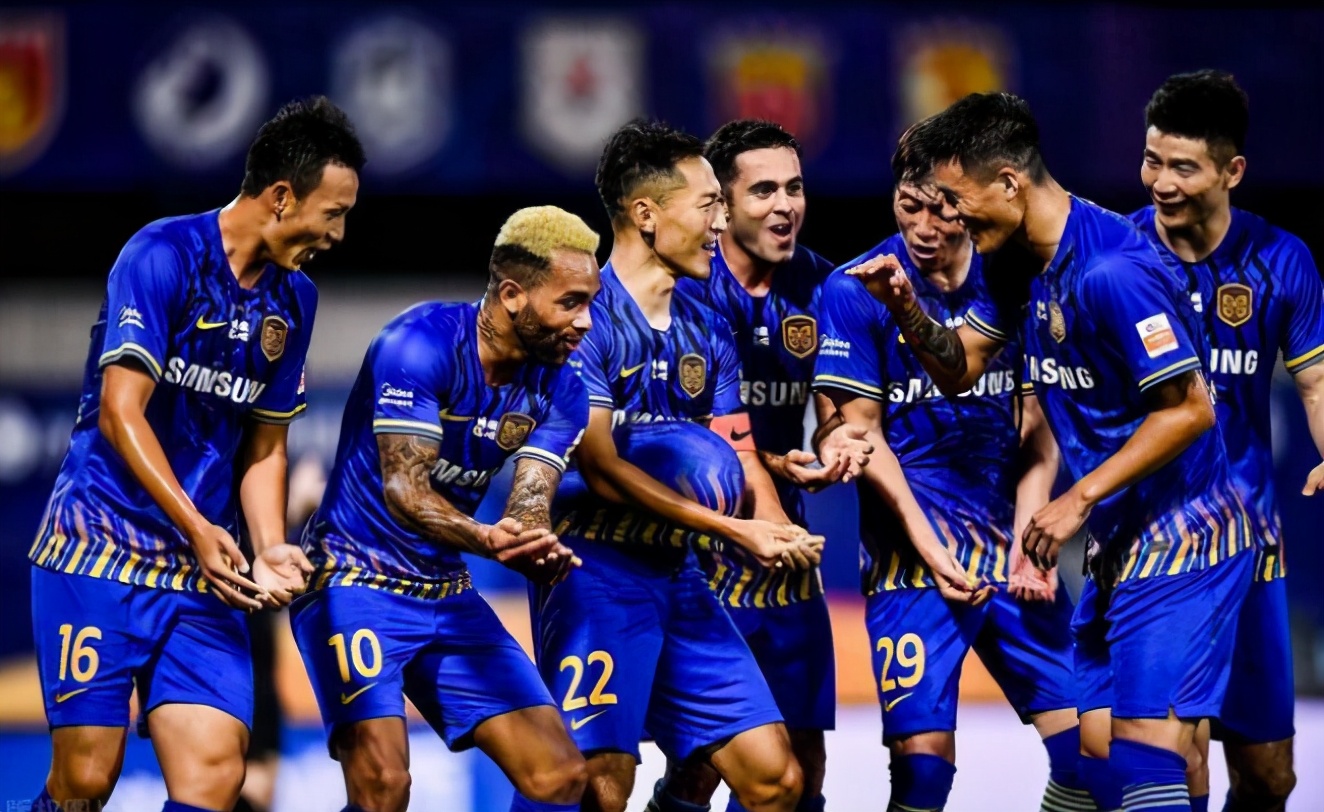 苏宁战上港首发浮现：433对攻，后防调整两人，最强三叉戟冲锋