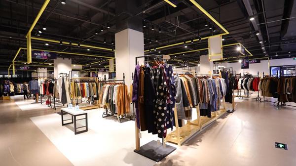 一天卖几千件衣服,一天卖了1800件的连衣裙