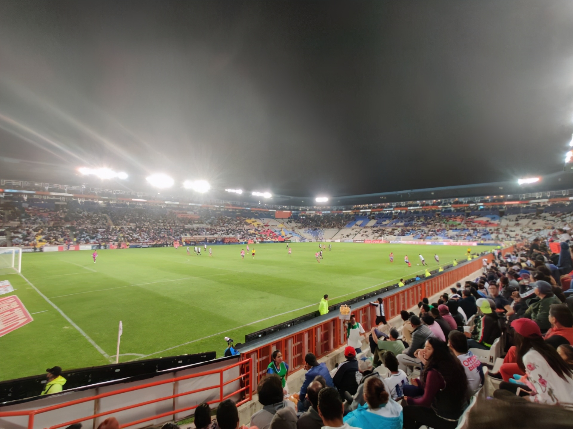 墨西哥是怎样的一个国家,墨西哥是个什么样的国家