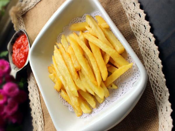 在家自制薯条比买的还要酥脆爽口,如何把薯条做得像肯德基一样好吃