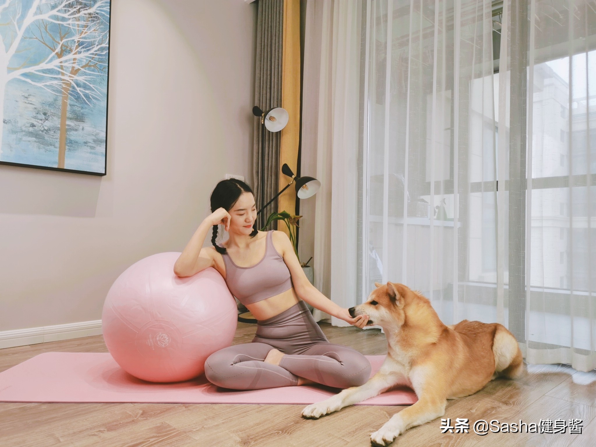 初学者练瑜伽穿啥衣服合适,初学瑜伽穿什么样的瑜伽服最好练