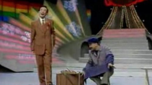 连登春晚24年现状,连登春晚8年走红后却回归家庭