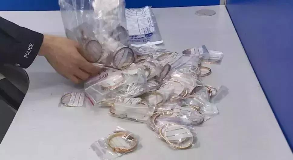 卡地亚耳钉在哪买,卡地亚耳钉专柜正品