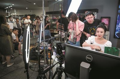 疫情期间创业直播资讯内容,疫情过后网络创业的看法