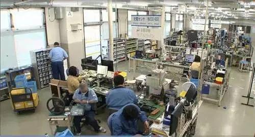 日本人对残疾人有特殊的照顾,日本对人的关爱