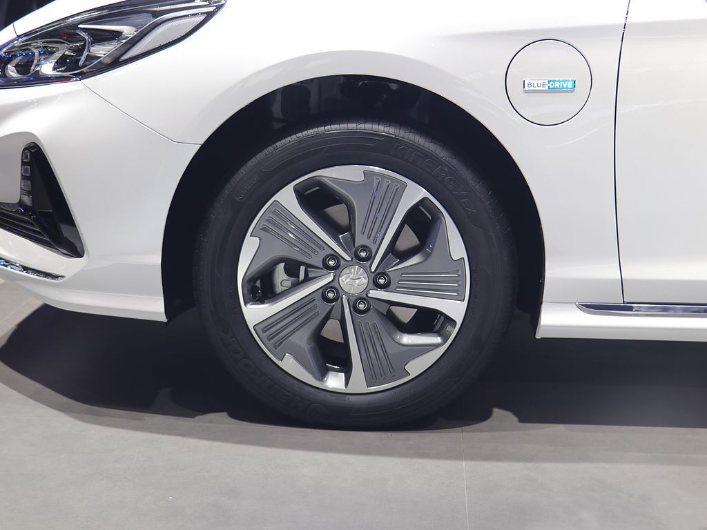 索九买混动还是2.0,索九混动