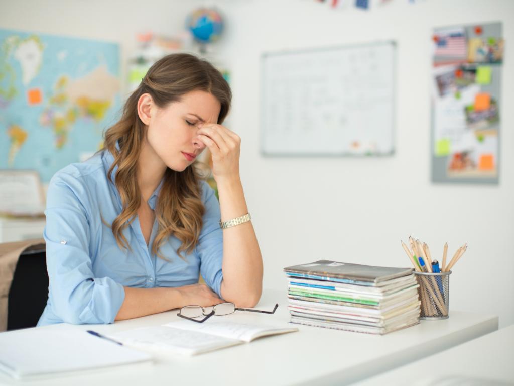 冬天窗户边感觉寒气怎么解决,总感觉屋里阴冷怎么解决