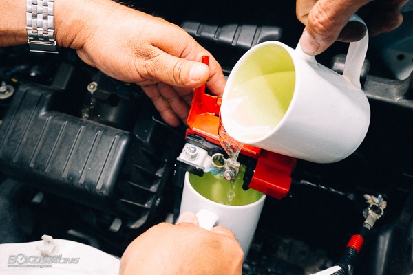 自己动手丰衣足食自己换电瓶是那么的简单