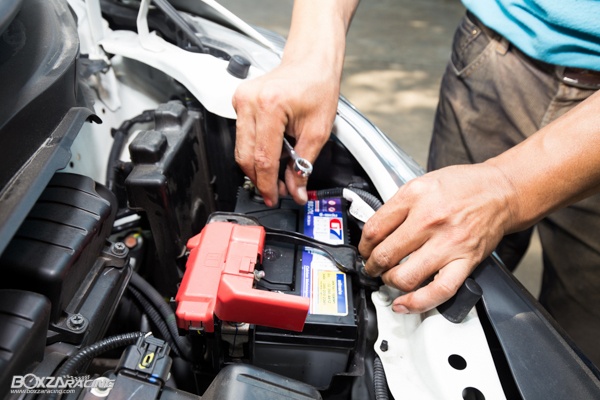 自己动手丰衣足食自己换电瓶是那么的简单