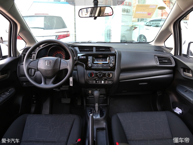 e2适合女生代步通勤小型车推荐,经济实用小型车推荐