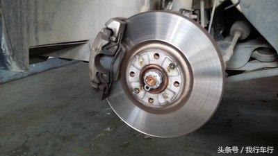 刹车变软要踩很深才能刹住,高速路上频繁刹车容易失灵吗