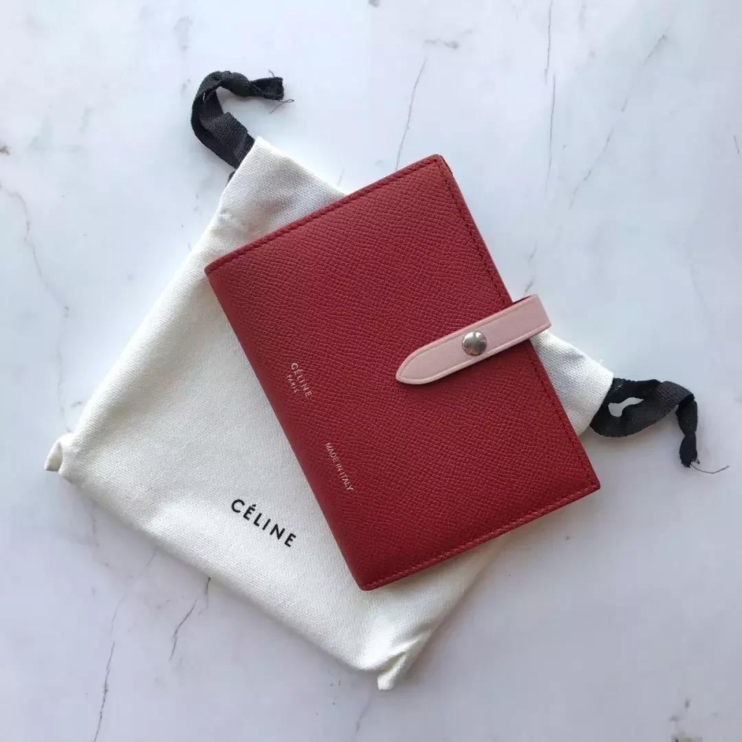 这10位女生的钱包里不仅有钱，更有你想不到的！