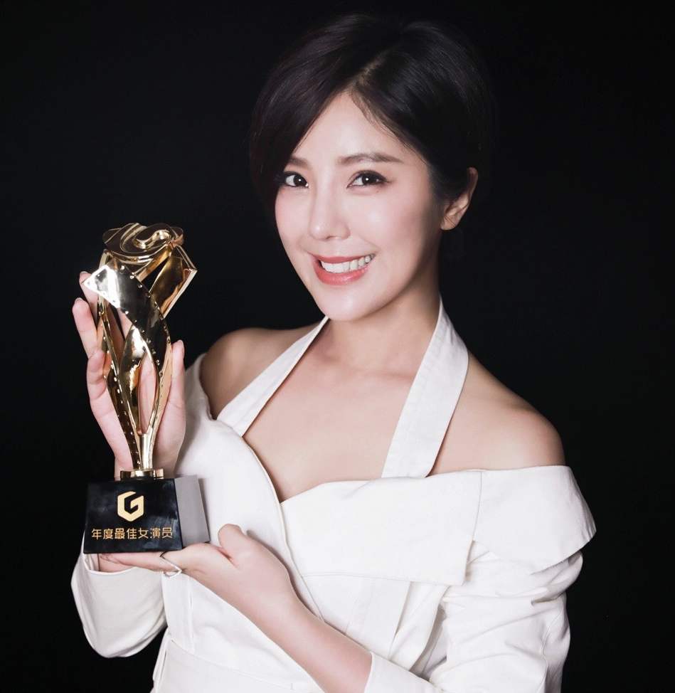 宅男女神赵奕欢：十年青春错付一个男人，33岁的她还能再红吗？