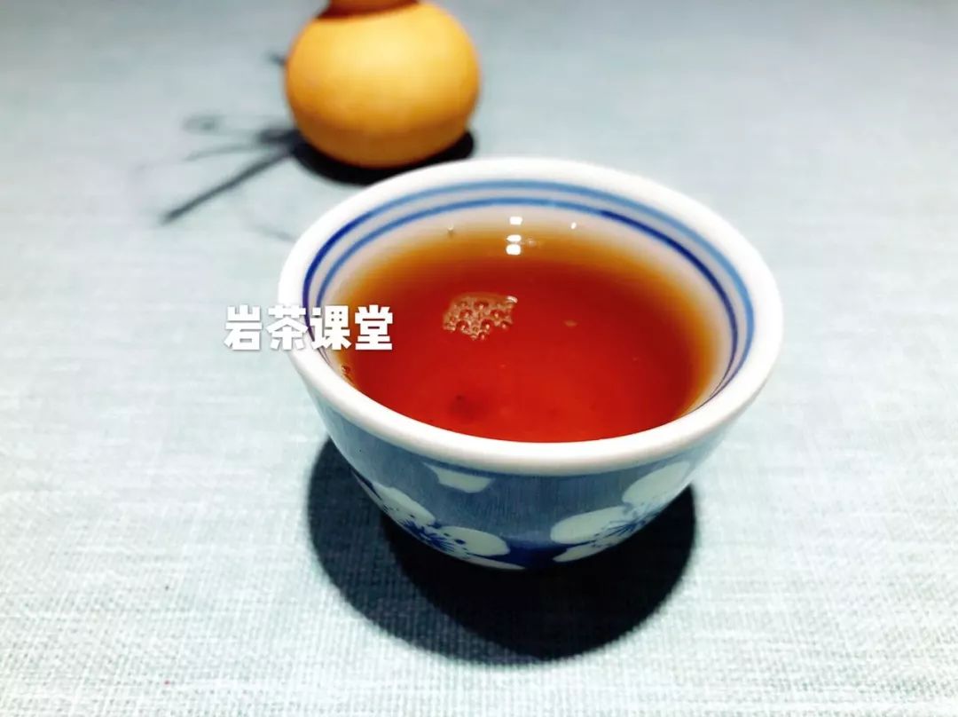 岩茶水仙肉桂大红袍怎么个说法,武夷岩茶水仙和大红袍的区别