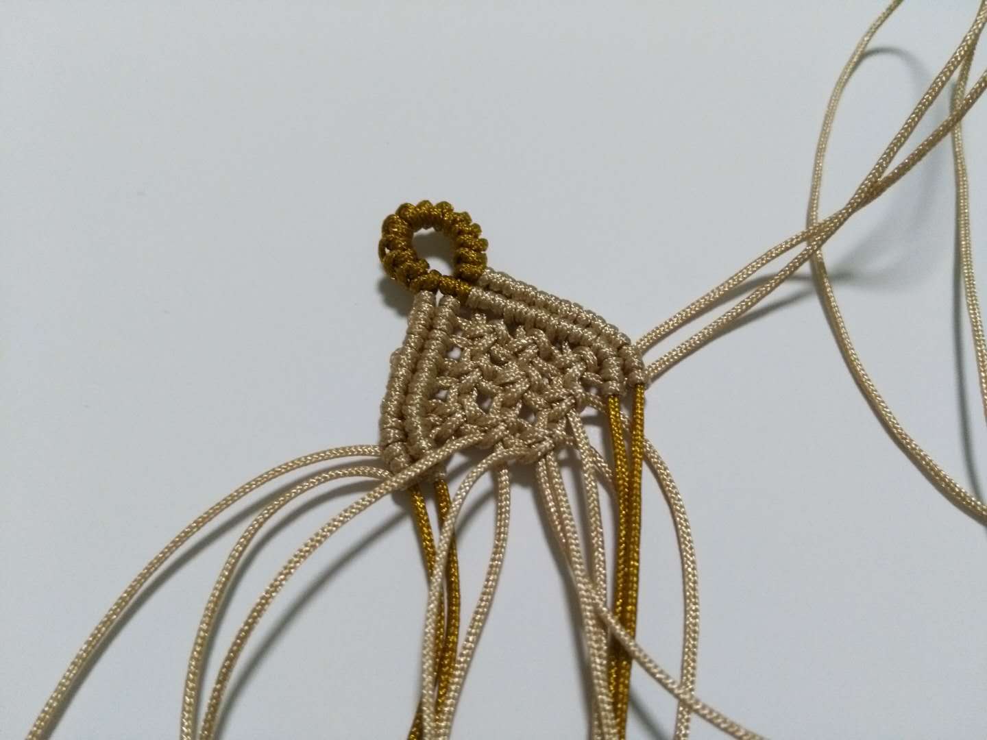 编绳花做法,手绳复杂编织教程