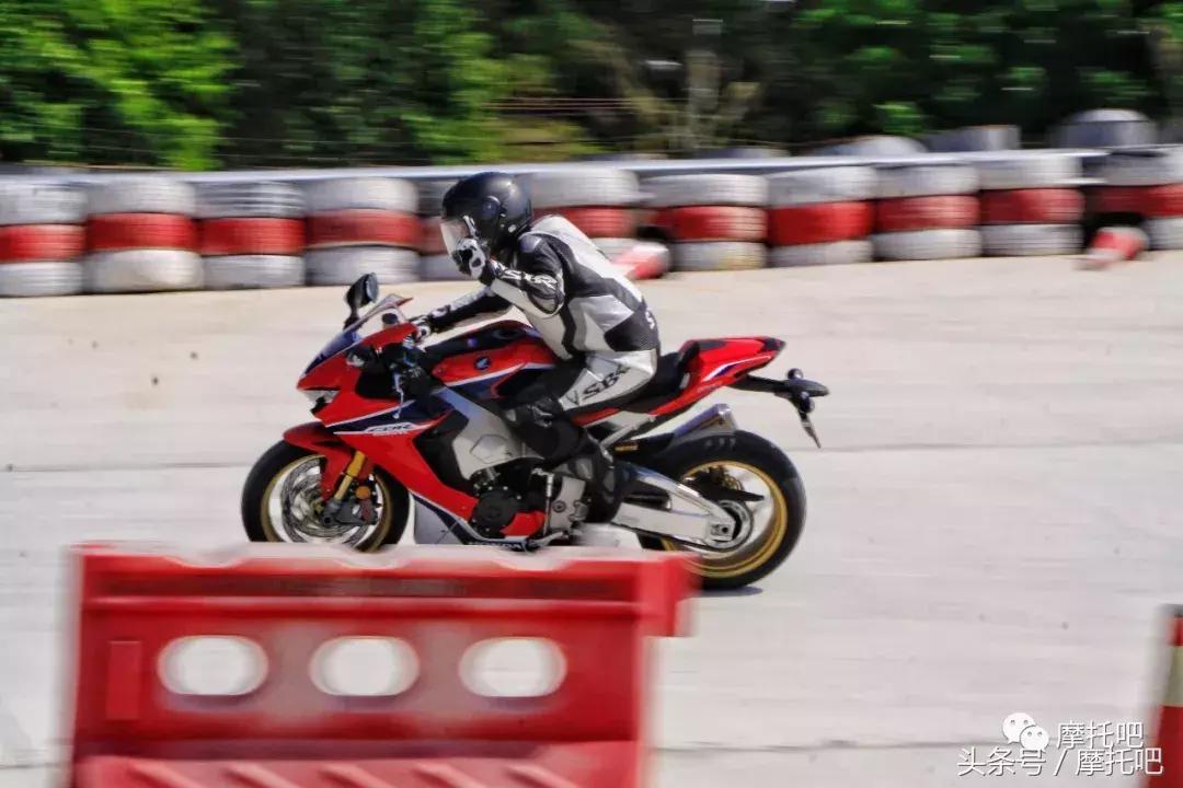 18年本田cbr1000rr国内售价,2014年本田cbr1000rr评测