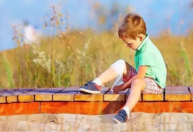 骨头关节疼痛警惕四种病,如何区分骨头疼还是肌肉神经痛