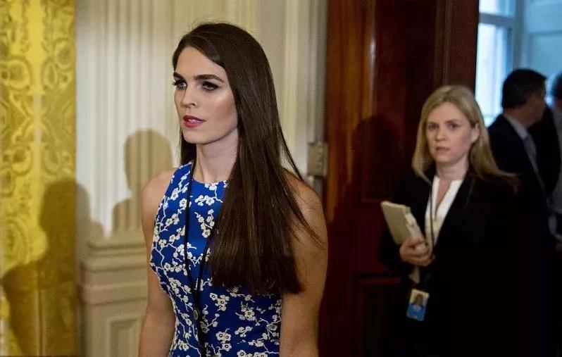 只因说错话，白宫美女主任哭着辞职，却依然被评为职场教科书员工