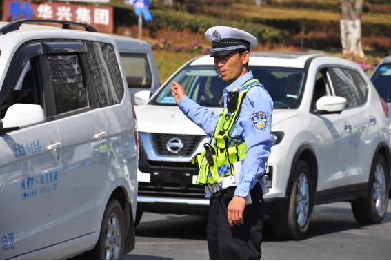 最美交警故事,最美交警辅警故事